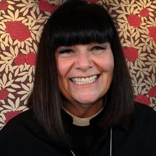 Dawn French Reprises 'Vicar of Dibley' For Series Of Short Christmas Episodes